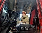 Nowy terenowy samochód ratowniczo-gaśniczy przekazany OSP MĘCINKA 